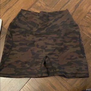 Alphalete camo shorts